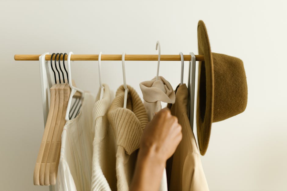 "Mastering Sustainable Style in 2025: A Capsule Wardrobe Guide Inspired by the Deutsche Gesellschaft für Materialkunde e.V."